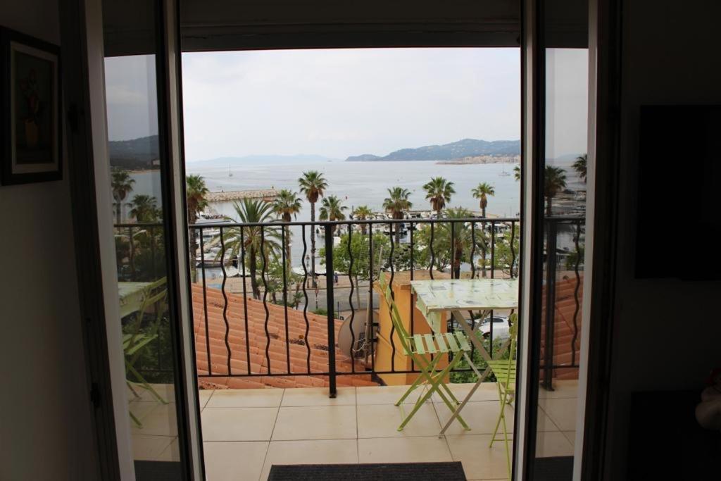 T2 Coquet Le Lavandou Plein Centre Vue Mer Exceptionnelle. Διαμέρισμα Εξωτερικό φωτογραφία