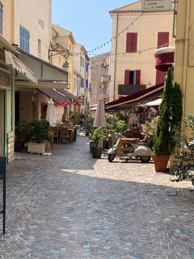 T2 Coquet Le Lavandou Plein Centre Vue Mer Exceptionnelle. Διαμέρισμα Εξωτερικό φωτογραφία