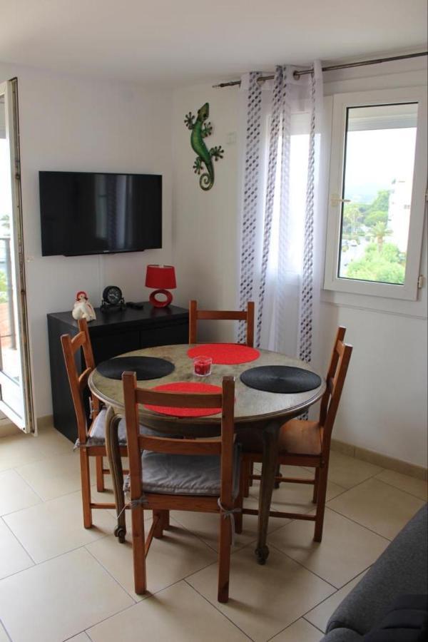 T2 Coquet Le Lavandou Plein Centre Vue Mer Exceptionnelle. Διαμέρισμα Εξωτερικό φωτογραφία